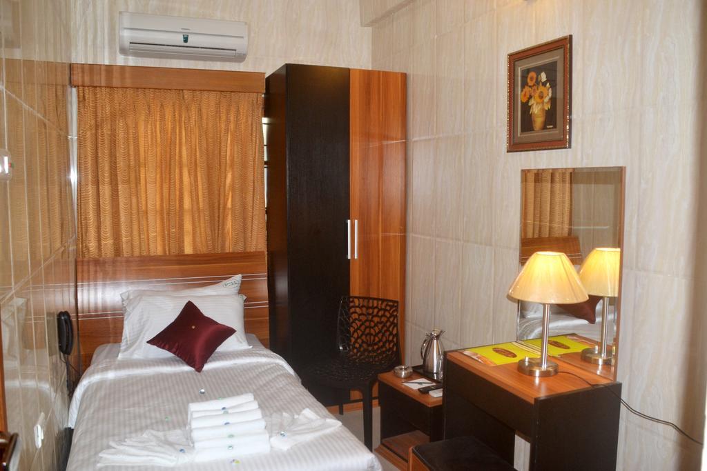 Peace Inn Chennai Dış mekan fotoğraf