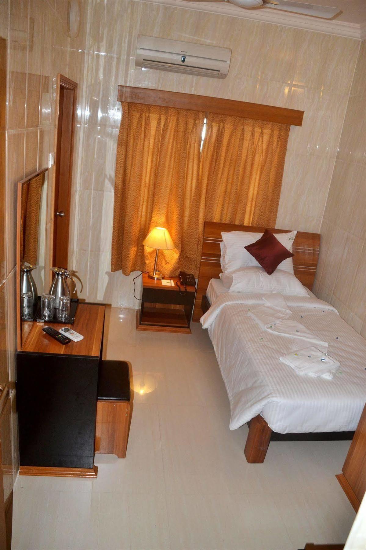 Peace Inn Chennai Dış mekan fotoğraf